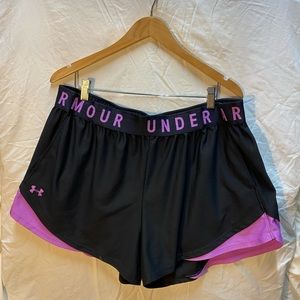 Like New Ladies 2X Under Armour Athletic Shorts w/Pockets